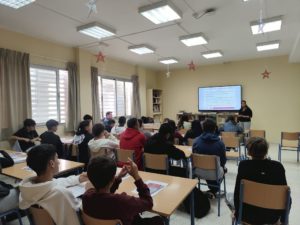 “Puntadas de Dignidad”: el ICAM acoge la exposición de APRAMP que visibiliza la voz de las supervivientes de trata y explotación